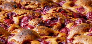 Для душевных посиделок: вишневый пирог 