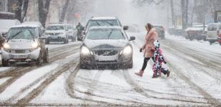 У Києві очікуються снігопади: водіїв попередили про погіршення дорожніх умов