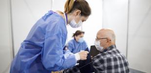 Скільки українців готові вакцинуватися: дані опитування