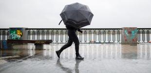 Начало недели будет теплым, а со среды Украину накроет обильный дождь 