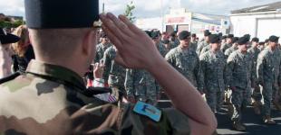 Українців з Французького легіону відпускають на захист батьківщини в повній бойовій екіпіровці