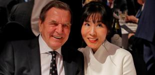 74-летний бывший канцлер Германии Шредер женился на кореянке 