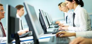 Каждому второму офисному сотруднику «подкинули» работы