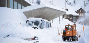 В Швейцарии на отель сошла снежная лавина, есть пострадавшие