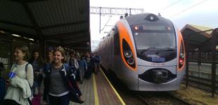 Укрзализныця рассказала, насколько с сентября подешевел проезд в поездах