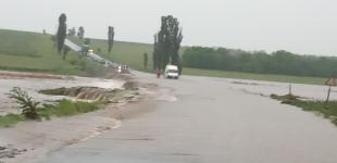 Потоп в Запорожской области: из-за сильного ливня возникла «водяная пробка»