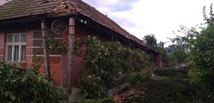 Непогода на Закарпатье: ветер сносил крыши и ломал деревья