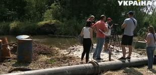 На киевских озерах незаконно добывают песок