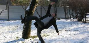 Как избежать травм при гололеде: советы экспертов