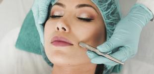 У «Головній темі» розповіли, як обрати професійного косметолога