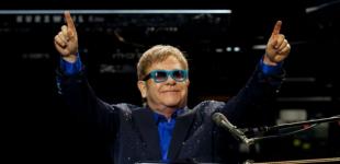 Элтон Джон назвал Путина лицемерным