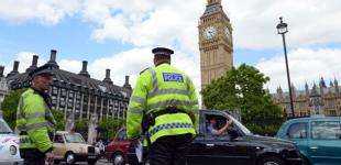 В Лондоне напали на главного врача Англии