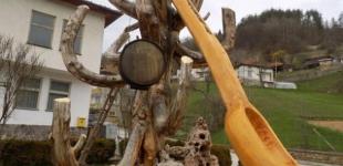 В болгарском селе установили шестиметровый памятник ложке