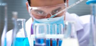 МИД Британии заявляет, что Москва пыталась похитить данные о вакцине от коронавируса