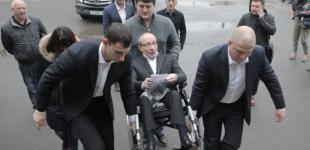 На сайте Президента появились петиции о (не)предоставлении Кернесу Героя Украины