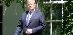 Трамп сообщил, что Китай стягивает войска к границе с Гонконгом