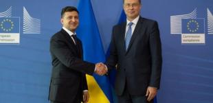 Зеленский в Брюсселе опроверг слухи о дефолте Украины