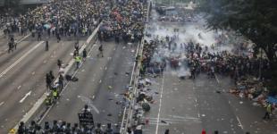 МИД предостерегает украинцев от участия в протестах в Гонконге