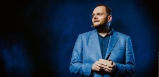 Певцов, которые выступают в России, не надо пускать на Евровидение от Украины — Бородянский