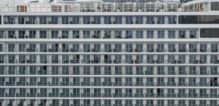 Пассажирам лайнера, который был на карантине в Гонконге, позволят сойти на берег