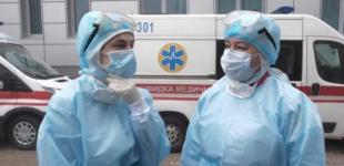 Зеленский поручил поднять зарплаты медиков до максимально возможного уровня