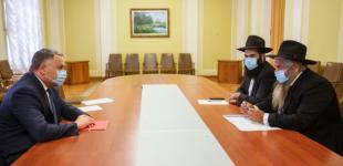 Госстатус для религиозных праздников: главный раввин Украины поблагодарил Зеленского