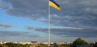Кличко опроверг повреждение самого большого флага Украины