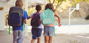 МОН ведет переговоры о страховании пенсионеров-учителей и школьников