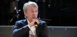 Ткаченко призывает на карантине гулять в парках и заповедниках