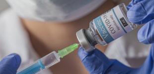 Больше половины украинцев не готовы делать COVID-прививки