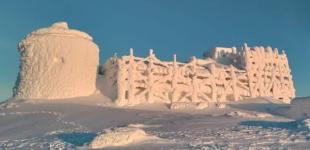 Обсерватория на горе Поп Иван превратилась в снежную крепость