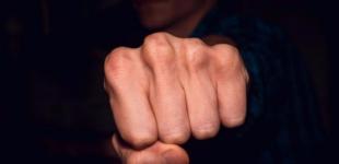 Помощник воспитателя в Чернигове ударил лицеиста - парень потерял селезенку