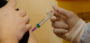 Страх и религия: в больнице на Буковине на вакцинацию записались только 5 из 80 медиков