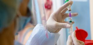 Перед COVID-вакцинацией надо пройти медосмотр и подписать согласие - Минздрав