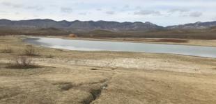 Обмелевшее озеро Бугаз в оккупированном Крыму - на грани исчезновения