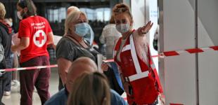 Где и какими COVID-вакцинами могут прививаться украинцы с оккупированных территорий