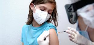 Минздрав пока рассматривает вопрос COVID-вакцинации детей
