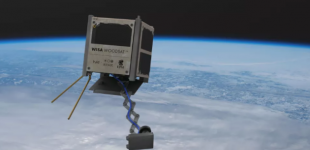 В космос в этом году отправят первый деревянный спутник