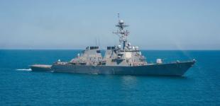 Американский эсминец USS Ross готовится зайти в Черное море