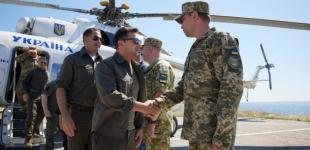 Зеленский проверил готовность военных к обороне острова Змеиный