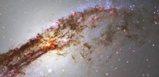 Астрономи показали гігантську галактику в сузір'ї Центавр