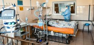 Рівень COVID-госпіталізацій перевищений в Києві та 18 регіонах