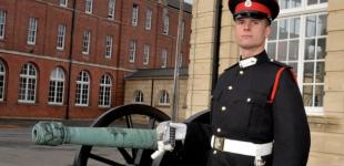 Українець став найкращим іноземним студентом військової академії Британії