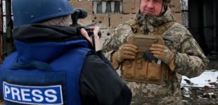 Іноземні медіа акредитують в зону ООС за спрощеною процедурою