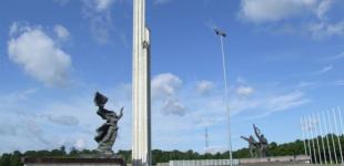 Сейм Латвії підтримав поправку, що дозволяє прибрати радянський меморіал у центрі Риги