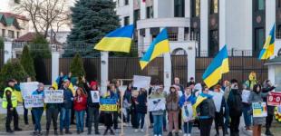 У Молдові відповіли захаровій на критику через протести біля посольства рф