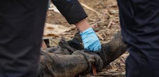 Розстріляли, вклавши дуло автомата в рот: на Херсонщині знайшли тіла матері та її всиновленого сина