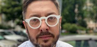 Ведучий ток-шоу «Говорить Україна» Олексій Суханов отримав український паспорт