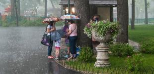 Мощный циклон ворвется в Украину, от грозовых дождей не спрятаться