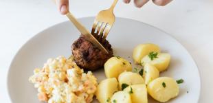 Секрети приготування котлет, які тануть у роті